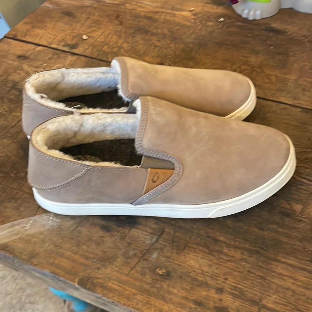 Olukai Fur lined Shoes